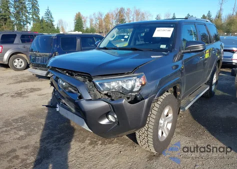 2017 Toyota 4Runner Sr5 z USA, uszkodzony, nr VIN JTEBU5JR7H5471161